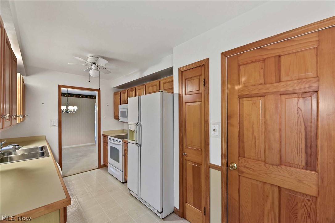 5046 Farnhurst Road Cleveland, OH 44124 - Photo 18 of 31