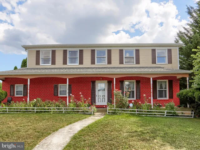 $430,000 | 979 Pennsylvania Avenue, Harrisburg, PA 17112