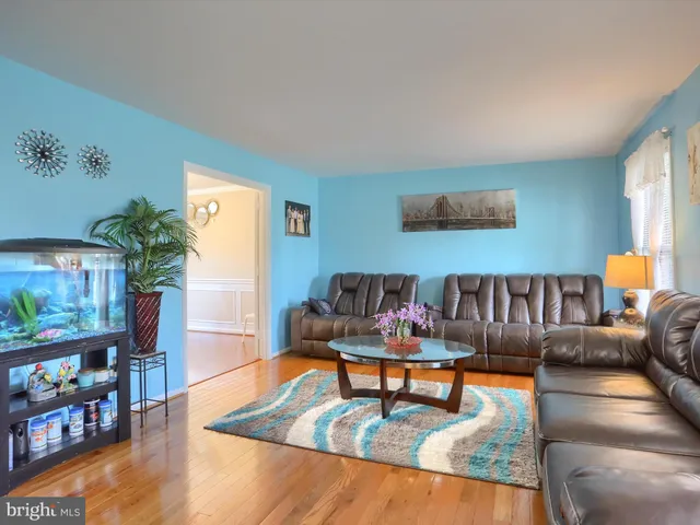 $430,000 | 979 Pennsylvania Avenue, Harrisburg, PA 17112