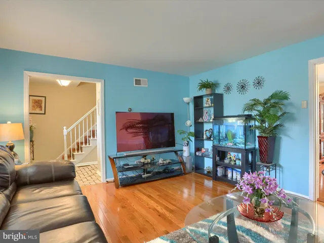 $430,000 | 979 Pennsylvania Avenue, Harrisburg, PA 17112