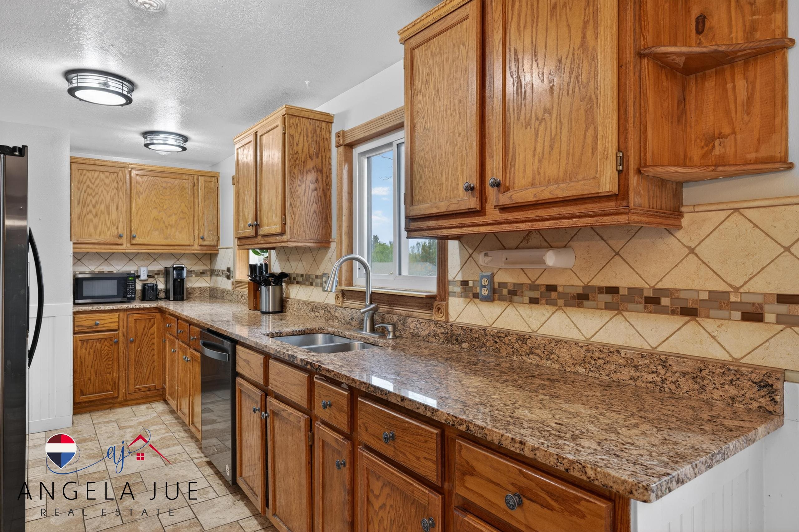 3520 Washakie Street Casper, WY 82609 - Photo 12 of 33