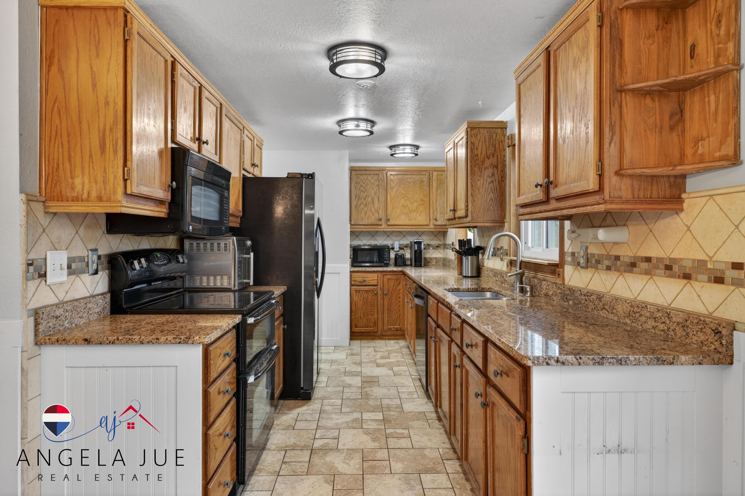 3520 Washakie Street Casper, WY 82609 - Photo 9 of 33