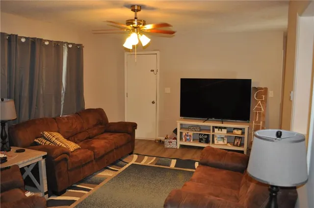 $199,900 | 4582 Highway 169, King City, MO 64463