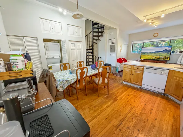 $5,500 | 255 4th Street, Unit 2L, Hoboken, NJ 07030