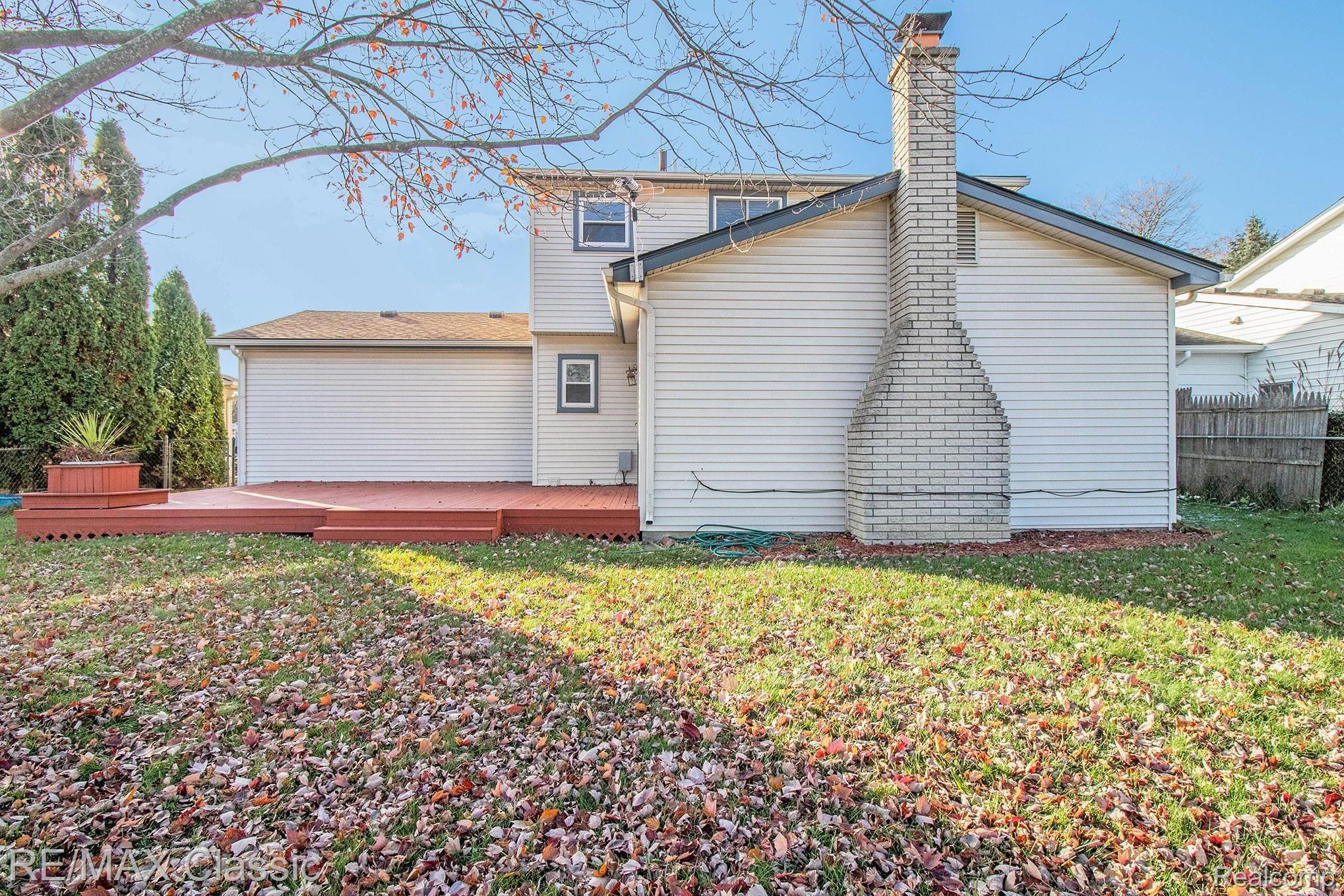 835 Meadowlake Road Canton, MI 48188 - Photo 7 of 34 IMG_3810-.jpg