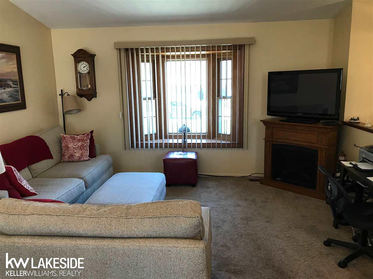3578 Harrison Avenue Rochester Hills, MI 48307 - Photo 3 of 23