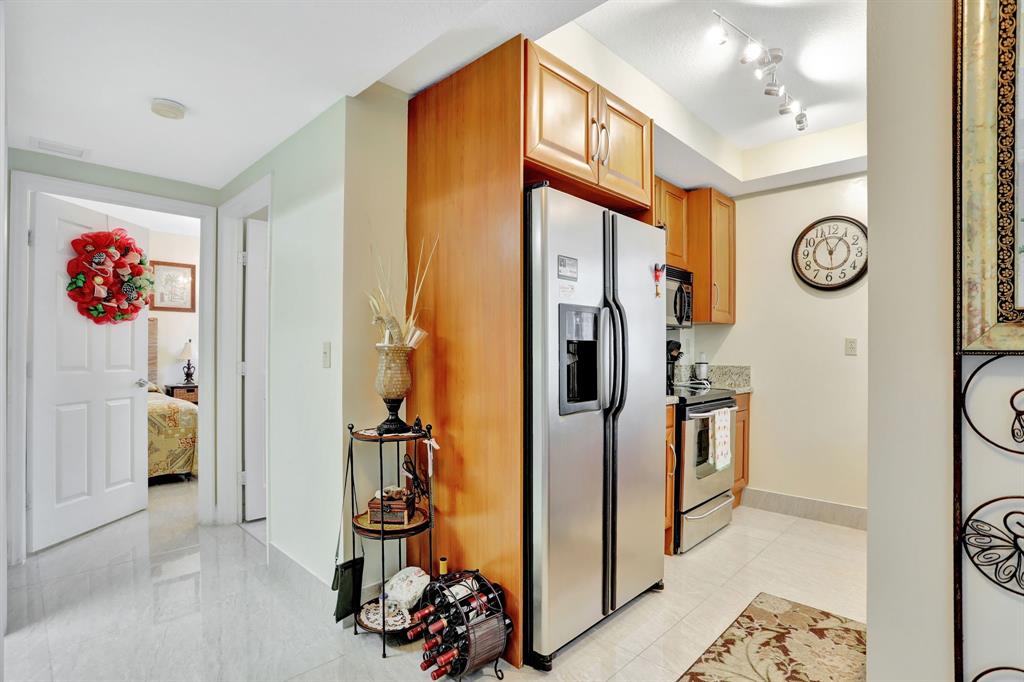 3210 Northeast 5th Street, Unit 202 Pompano Beach, FL 33062 - Photo 16 of 41