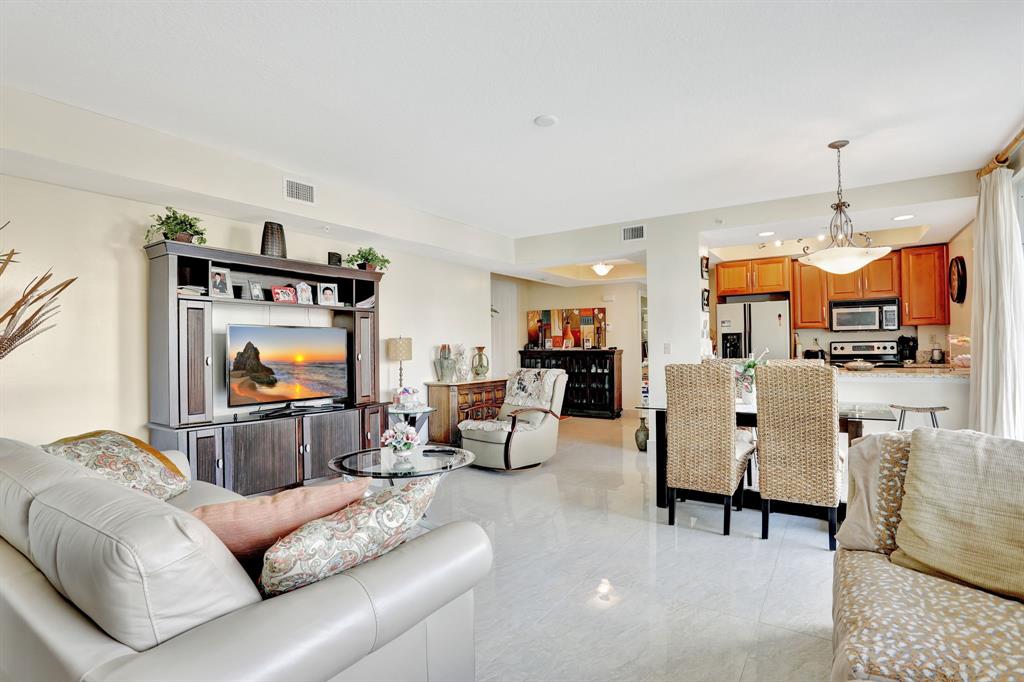 3210 Northeast 5th Street, Unit 202 Pompano Beach, FL 33062 - Photo 7 of 41