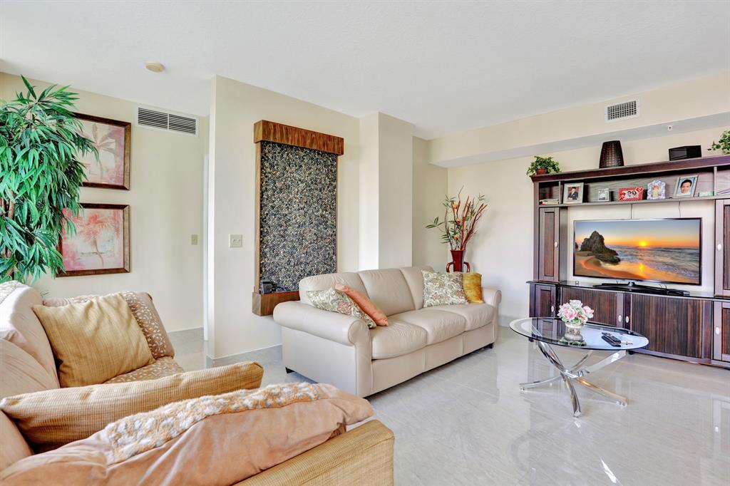 3210 Northeast 5th Street, Unit 202 Pompano Beach, FL 33062 - Photo 9 of 41