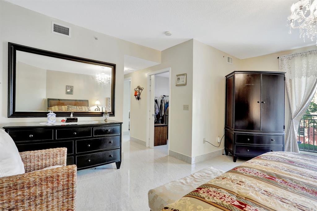 3210 Northeast 5th Street, Unit 202 Pompano Beach, FL 33062 - Photo 10 of 41