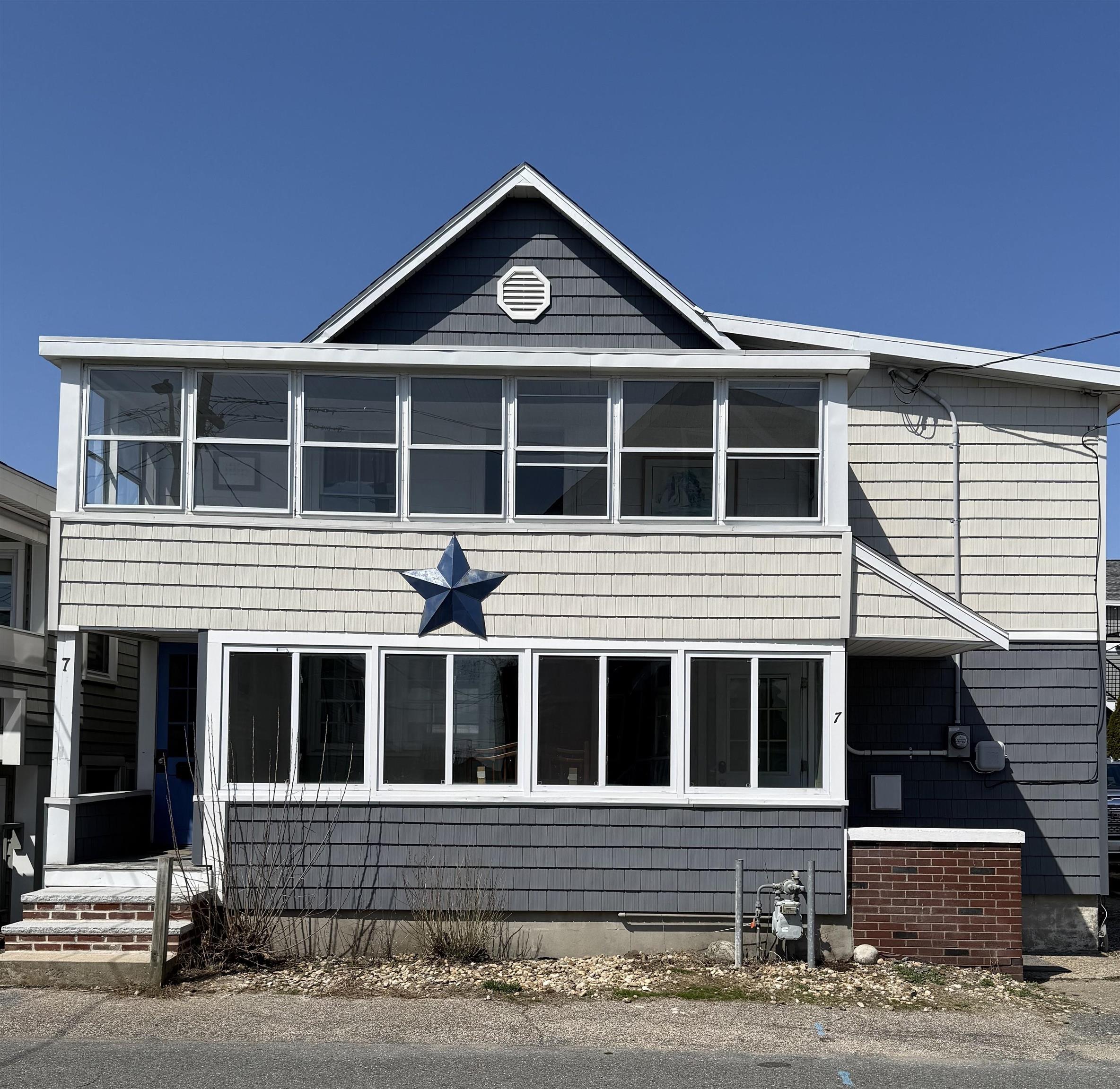 7 Dover Avenue Hampton, NH 03842 - Photo 2 of 23