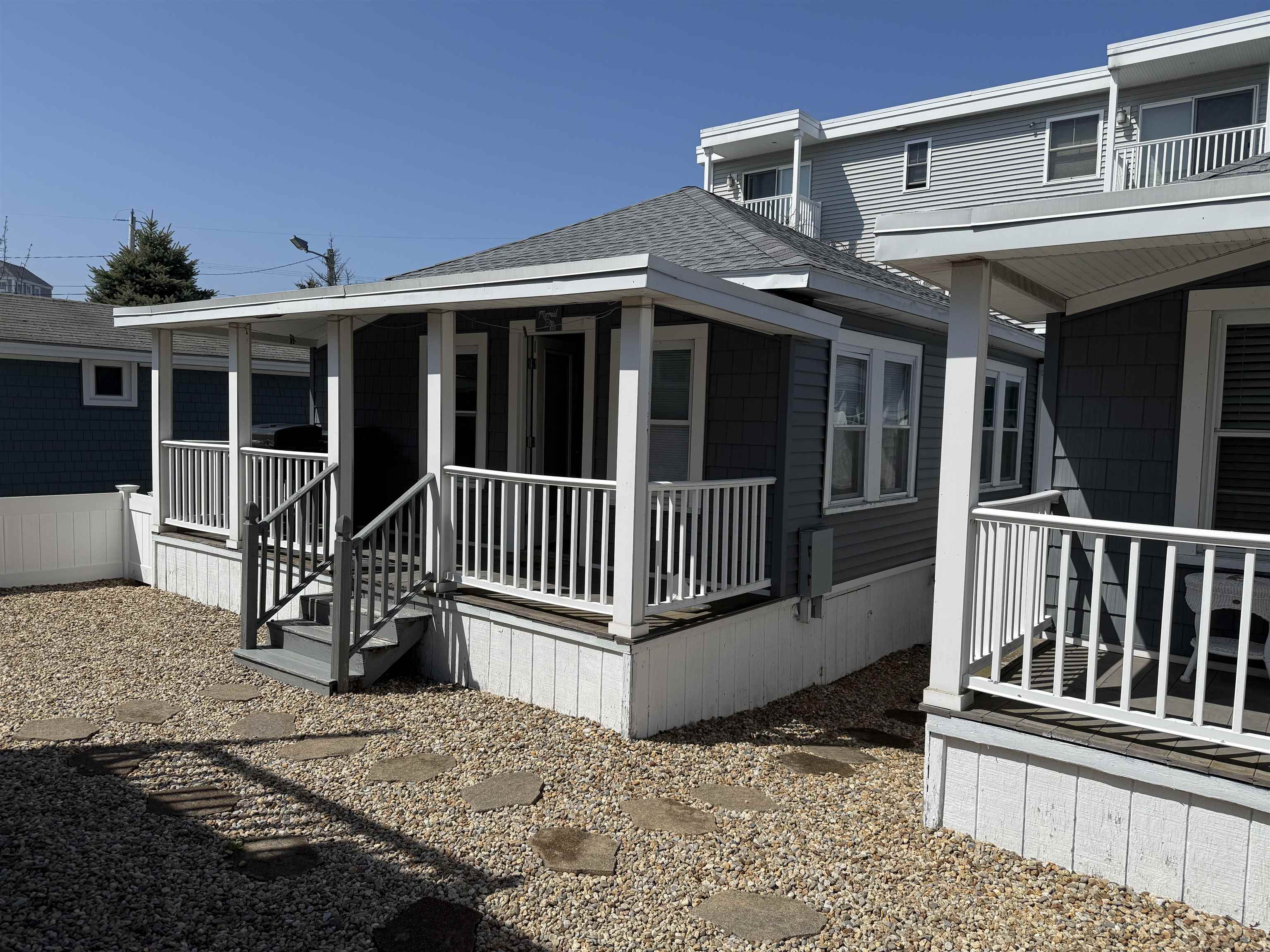 7 Dover Avenue Hampton, NH 03842 - Photo 3 of 23