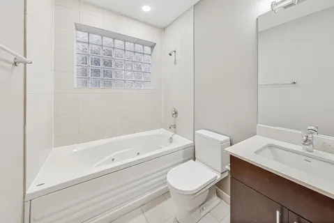 $549,900 | 689 North Peoria Street, Unit 2N, Chicago, IL 60642