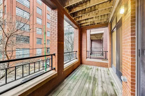 $549,900 | 689 North Peoria Street, Unit 2N, Chicago, IL 60642