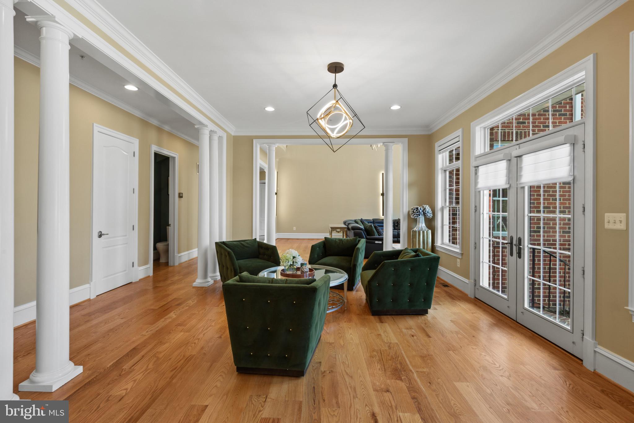 1820 Woodstock Road Woodstock, MD 21163 - Photo 25 of 122 Sitting Room