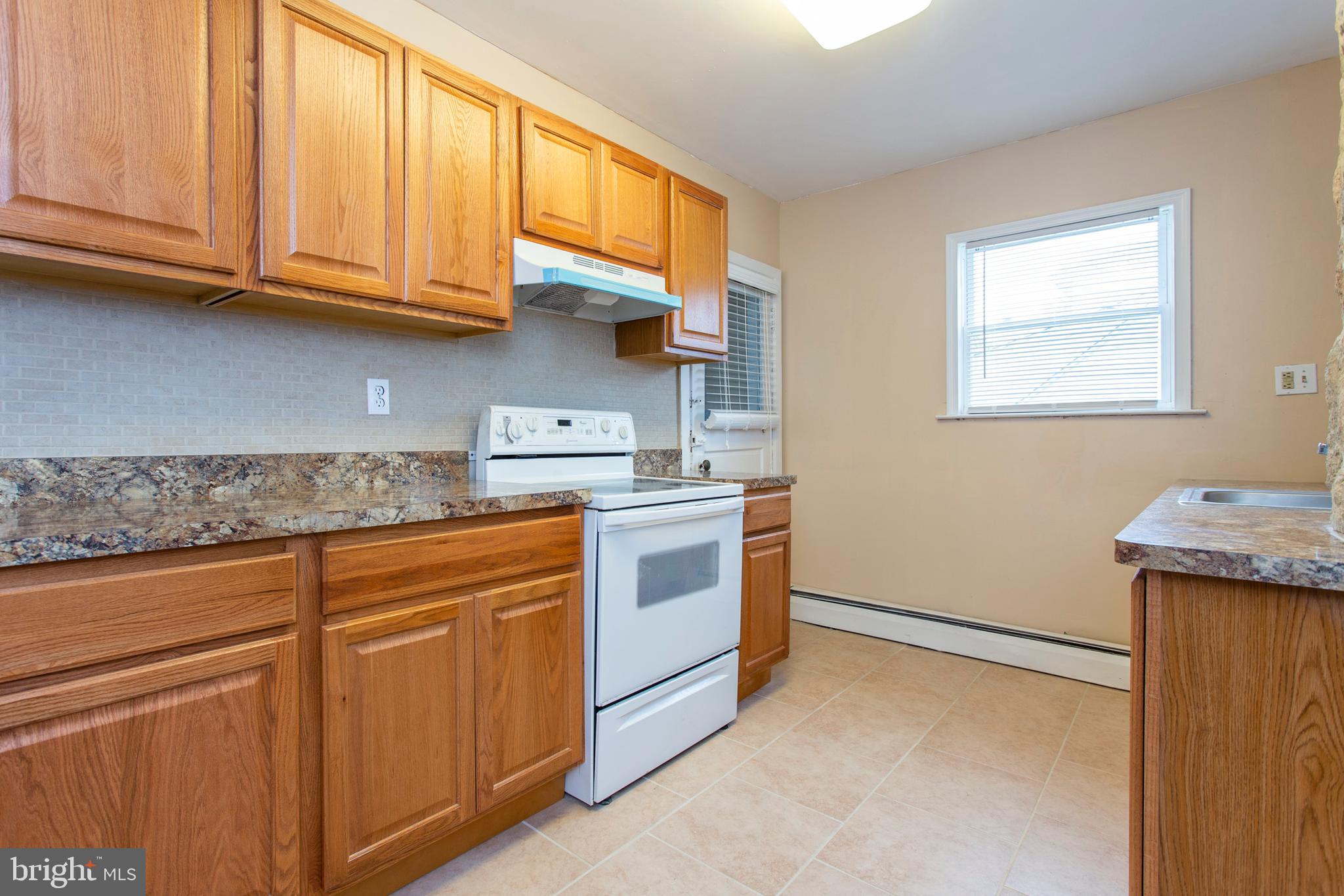 914 Providence Road Secane, PA 19018 - Photo 13 of 37