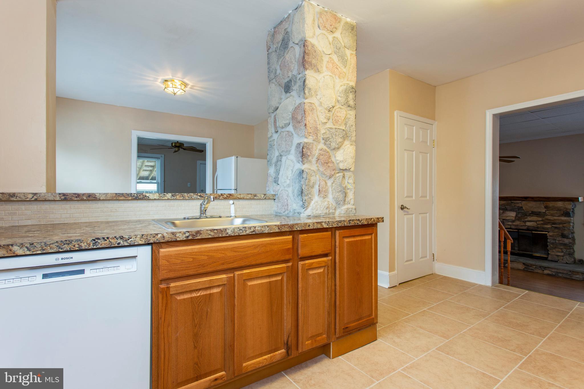 914 Providence Road Secane, PA 19018 - Photo 14 of 37