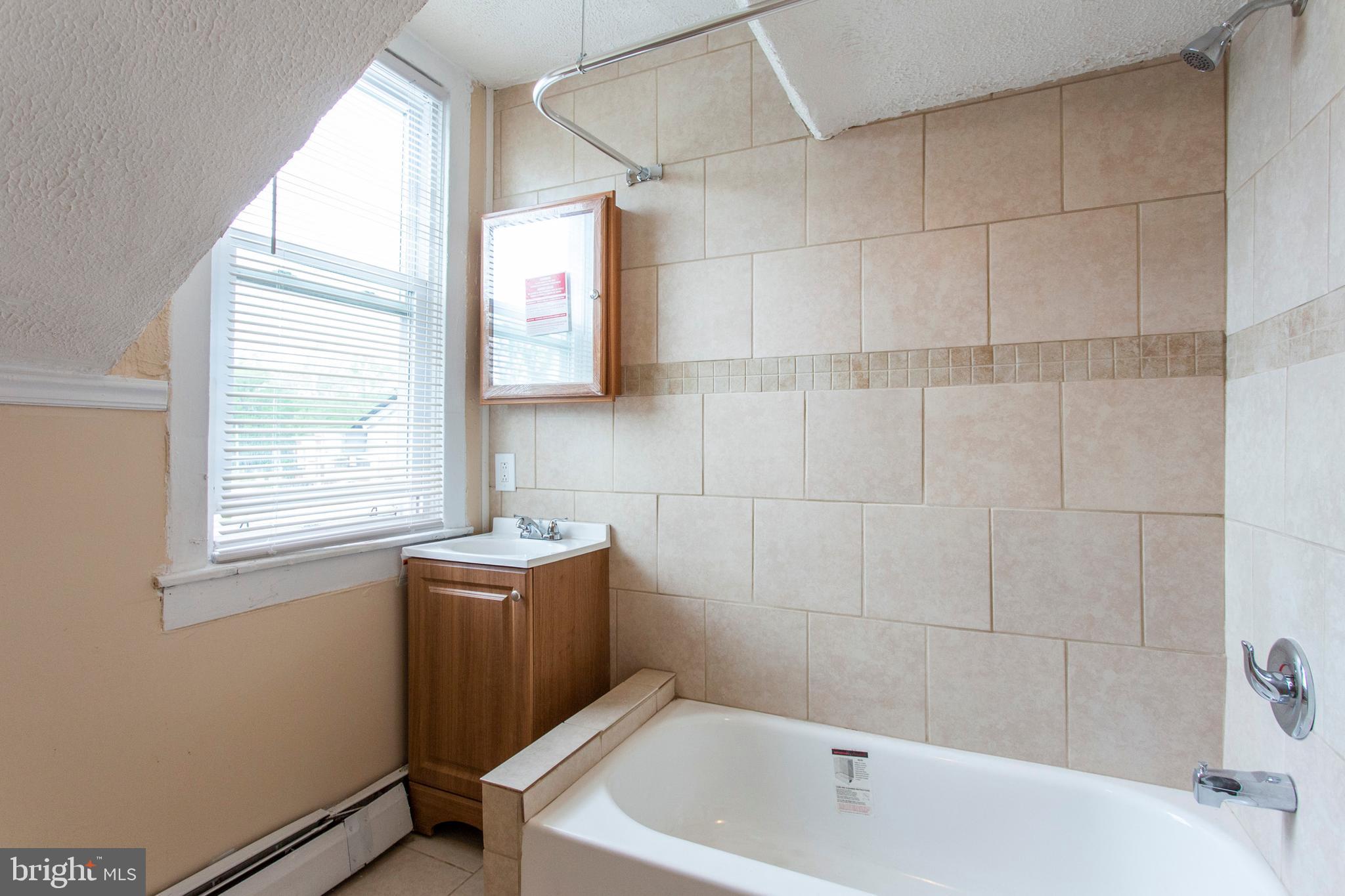 914 Providence Road Secane, PA 19018 - Photo 27 of 37