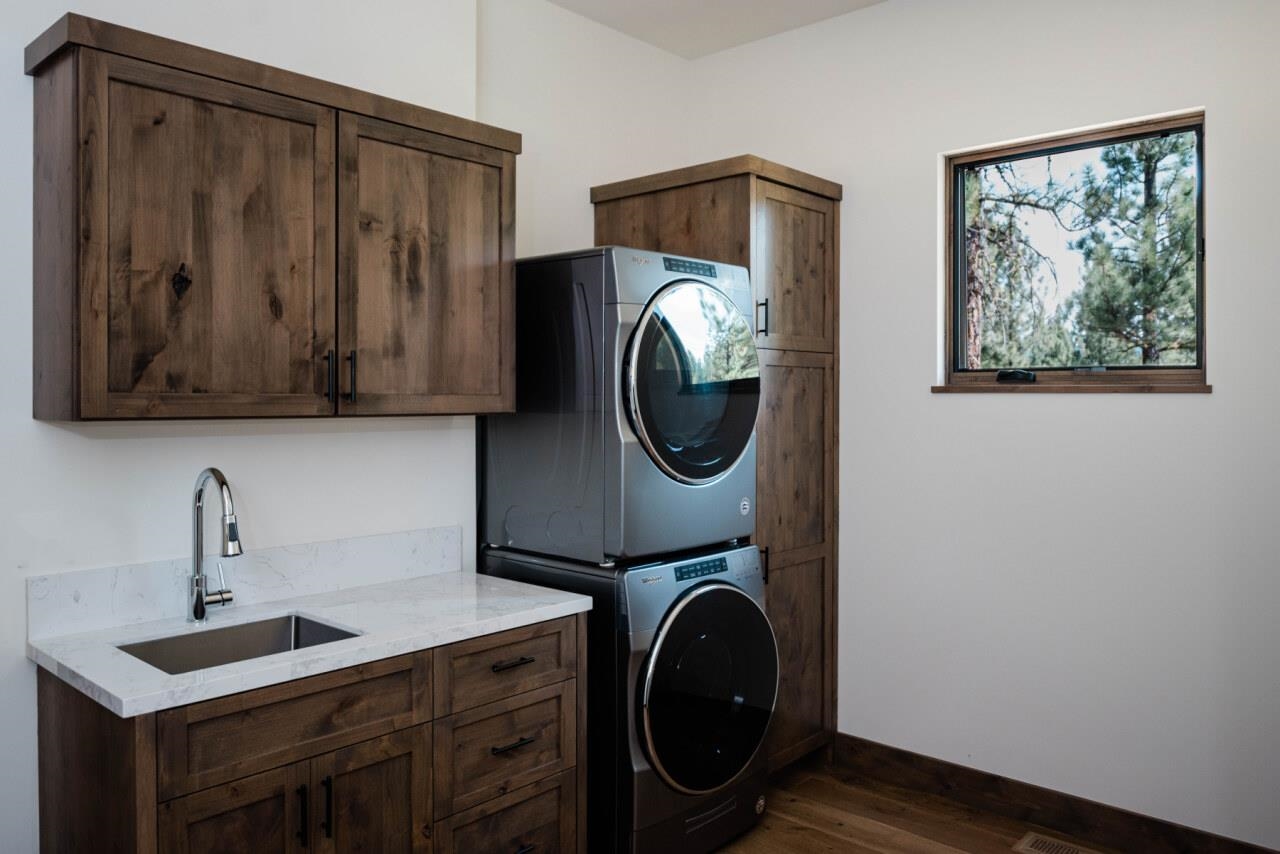 1391 Eagle Feather Portola, CA 96122 - Photo 25 of 28 a utility room with dryer and washer