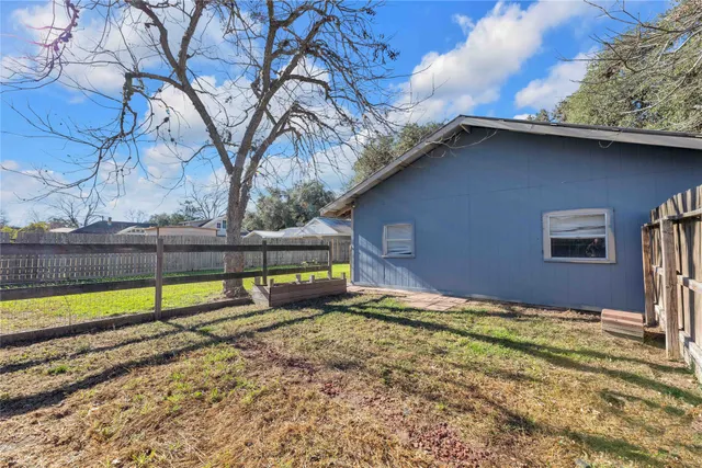 $279,000 | 611 South Franklin Street, La Grange, TX 78945
