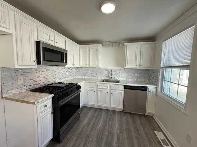 $2,300 | 14 Watson Street, Unit 3, Lowell, MA 01852