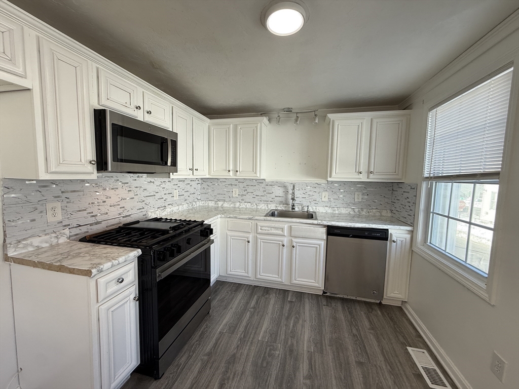 14 Watson Street, Unit 3 Lowell, MA 01852 - Photo 13 of 24