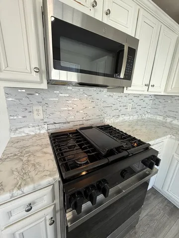 $2,300 | 14 Watson Street, Unit 3, Lowell, MA 01852