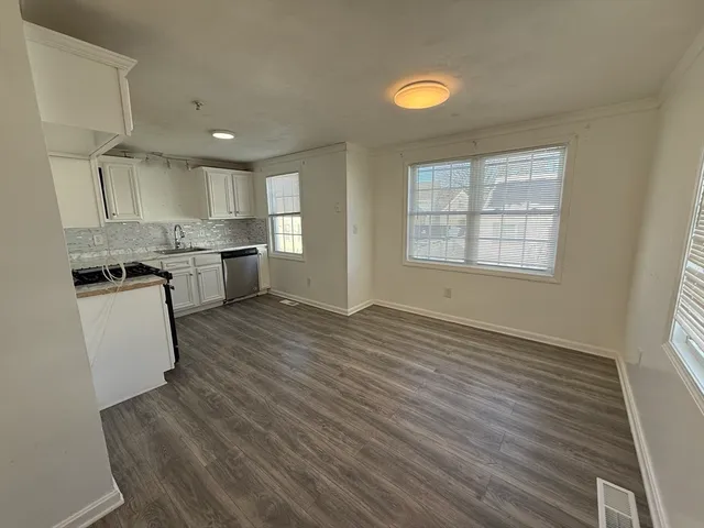 $2,300 | 14 Watson Street, Unit 3, Lowell, MA 01852