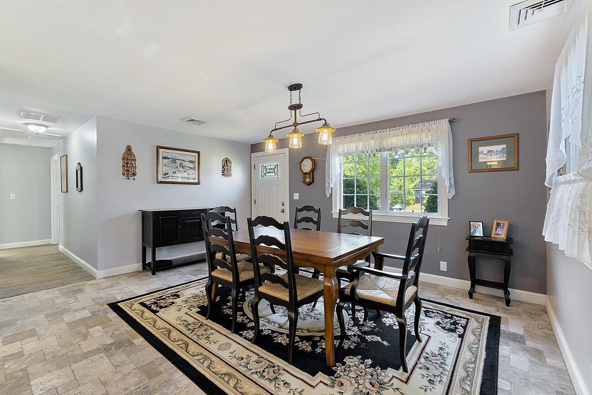 99 Currier Road Pelham, NH 03076 - Photo 5 of 27