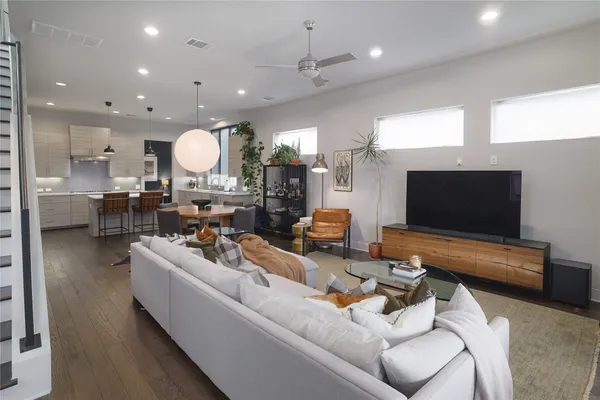 $3,250 | 6021 Seville Drive, Austin, TX 78724