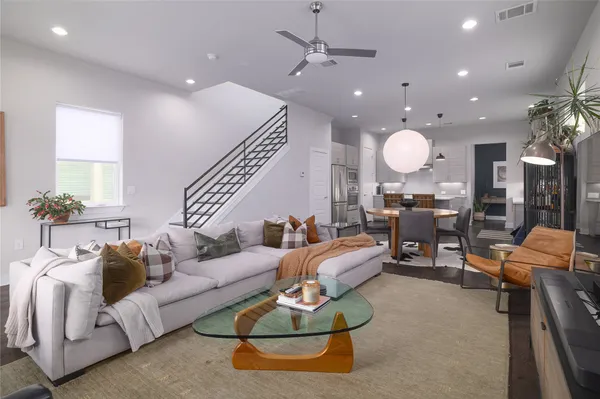 $3,250 | 6021 Seville Drive, Austin, TX 78724