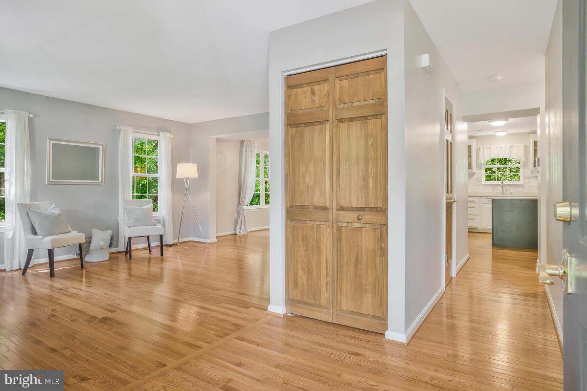 1755 Maple Avenue Hanover, MD 21076 - Photo 4 of 42 Entry foyer