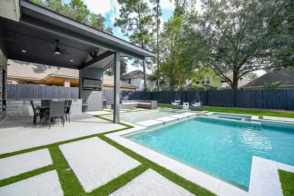 $4,000 | 13606 Champions Centre Drive, Houston, TX 77069