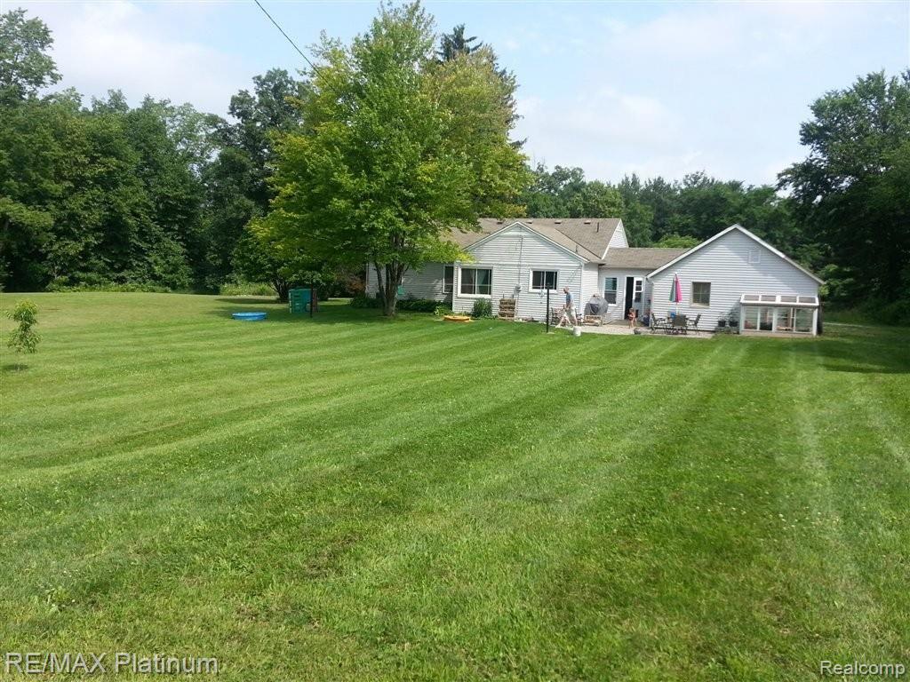 4160 East Allen Road Howell, MI 48855 - Photo 14 of 18 Back of House.jpg