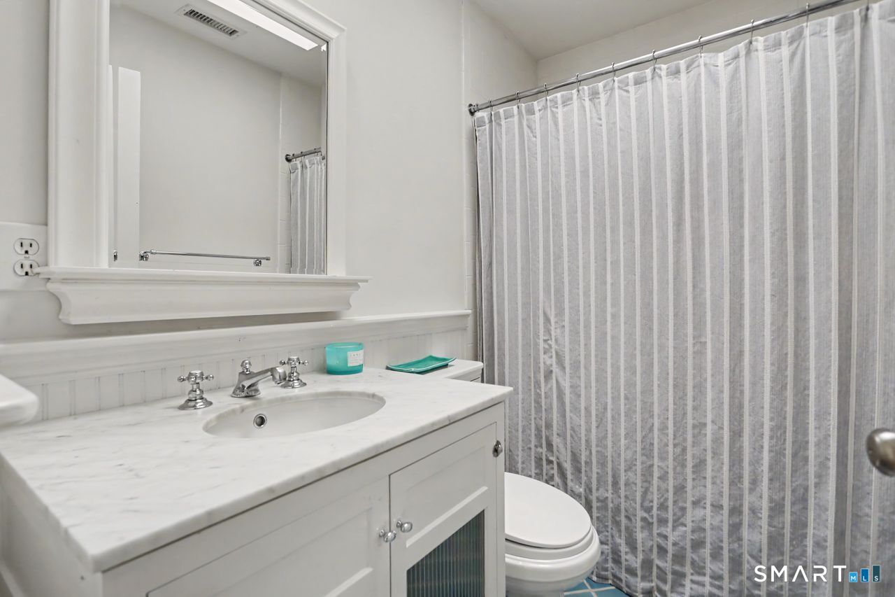 32 Nearwater Road Norwalk, CT 06853 - Photo 22 of 35
