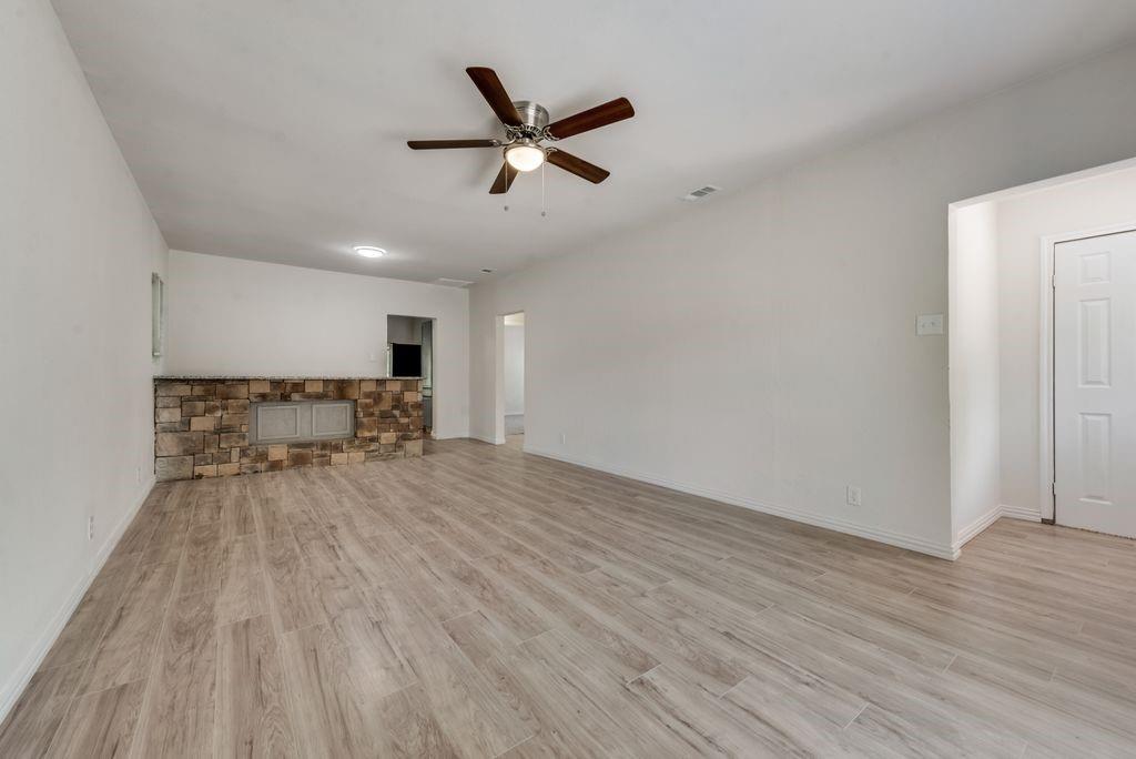 2704 Rosen Avenue Fort Worth, TX 76164 - Photo 2 of 17