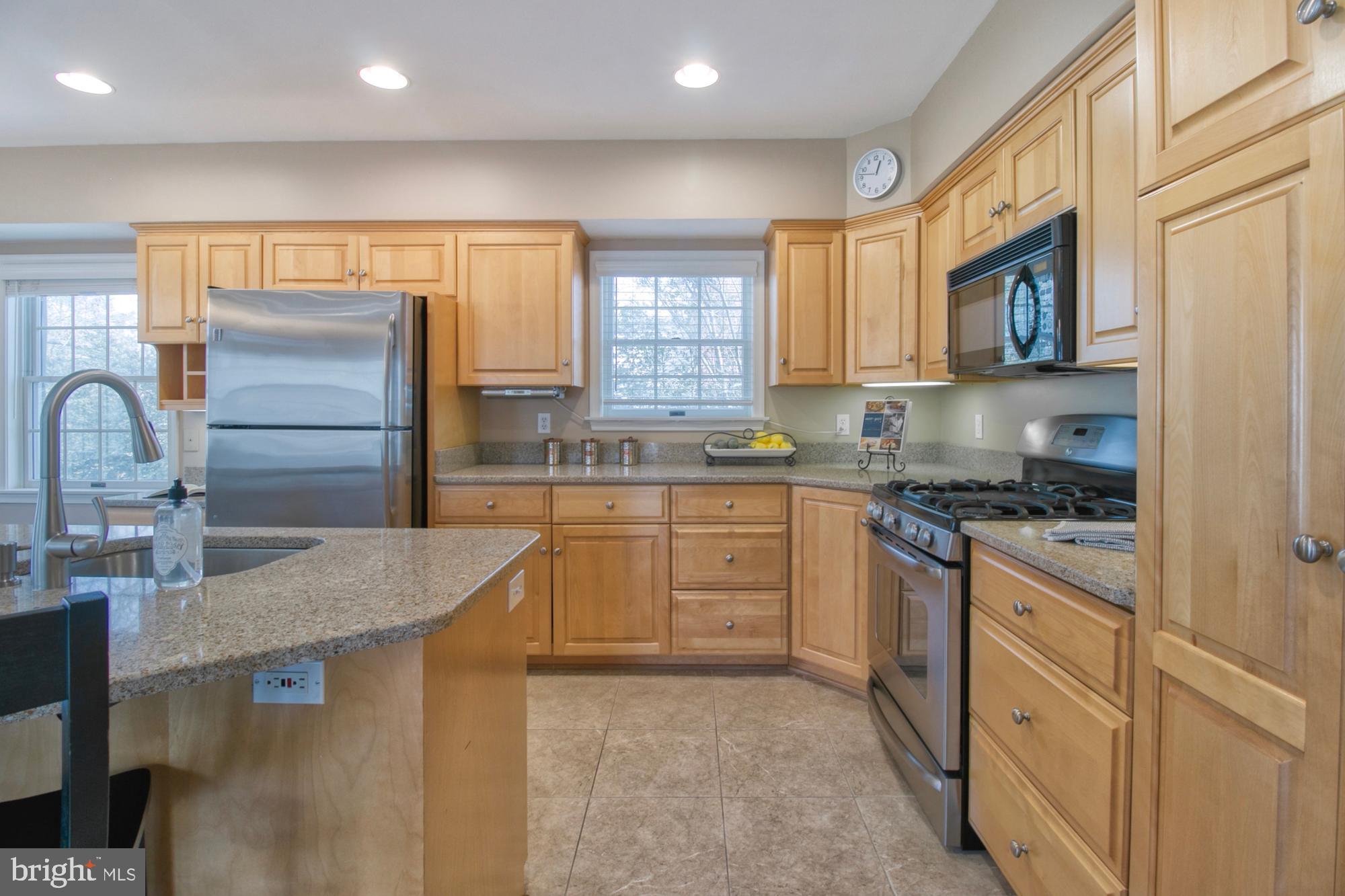 516 Yarmouth Road Baltimore, MD 21286 - Photo 19 of 50 Cambria quart countertops
