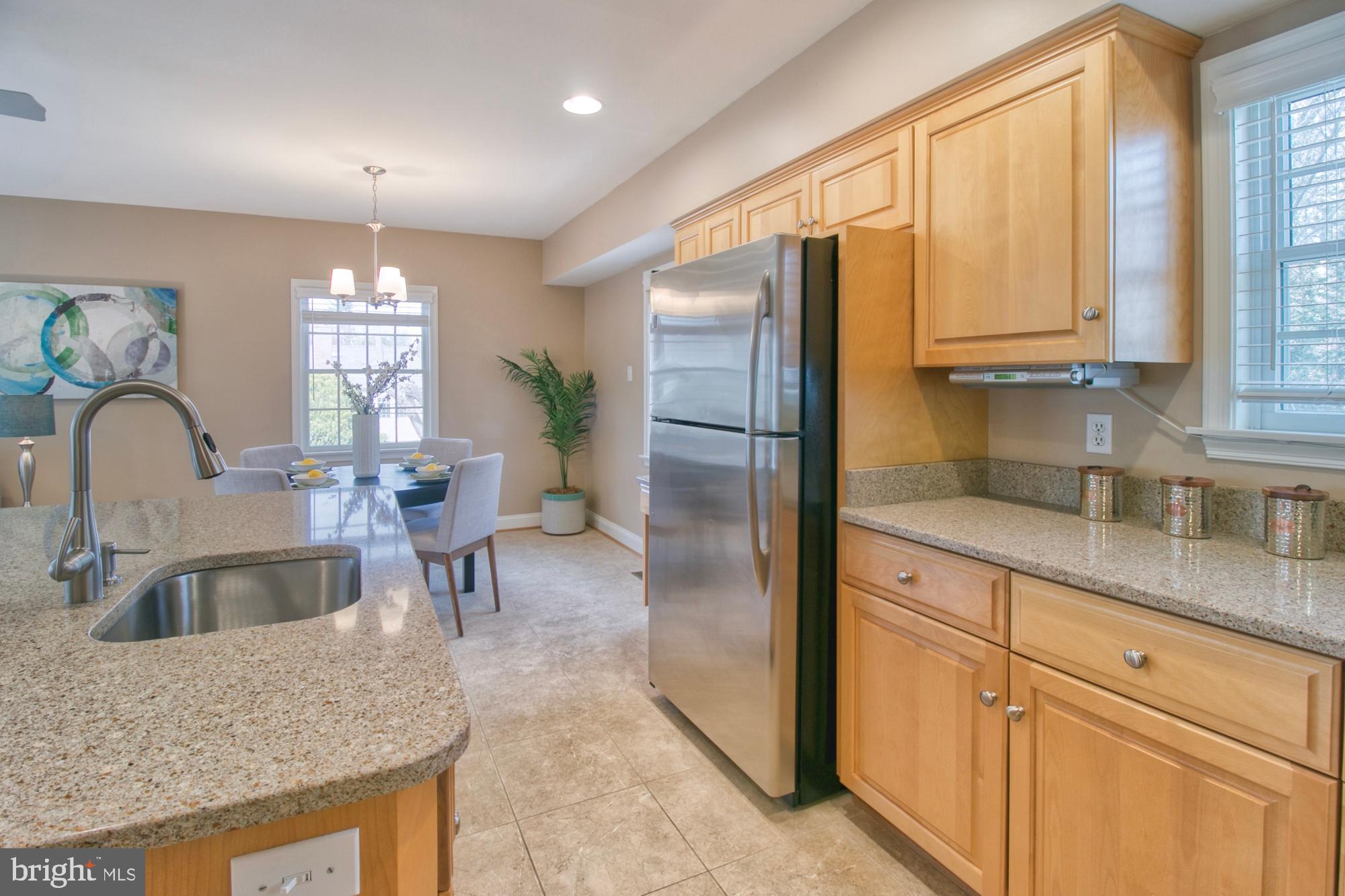 516 Yarmouth Road Baltimore, MD 21286 - Photo 20 of 50 Stainless appliances