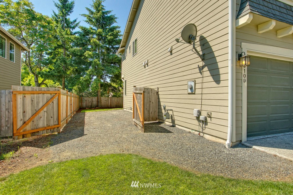 5109 Northeast 6th Place Renton, WA 98059 - Photo 18 of 18 Gallery Image 18