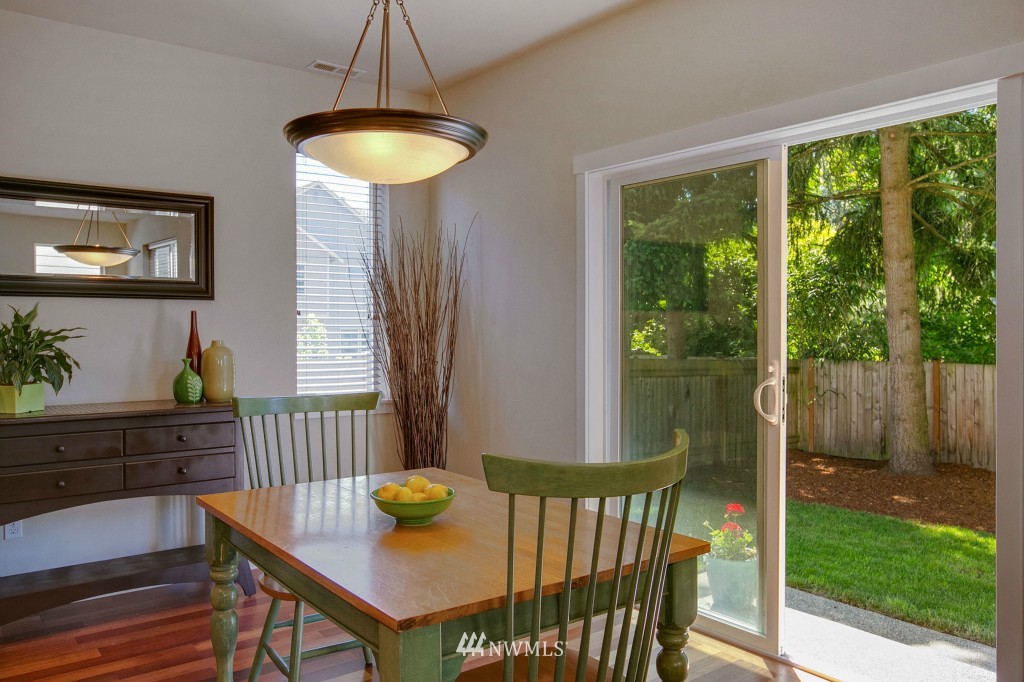 5109 Northeast 6th Place Renton, WA 98059 - Photo 4 of 18 Gallery Image 4
