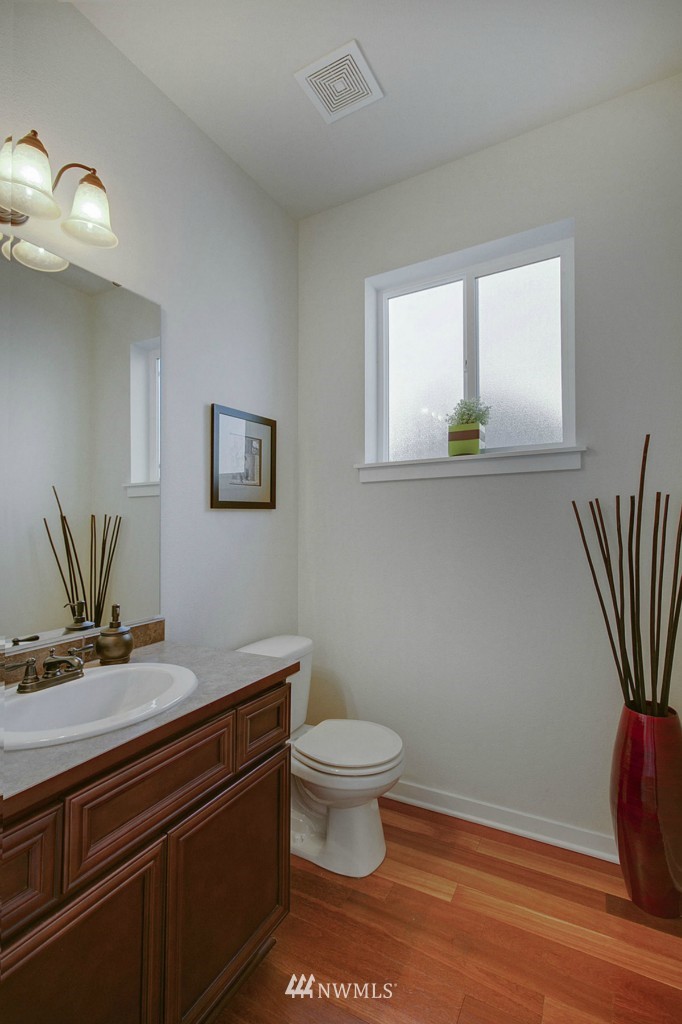 5109 Northeast 6th Place Renton, WA 98059 - Photo 6 of 18 Gallery Image 6