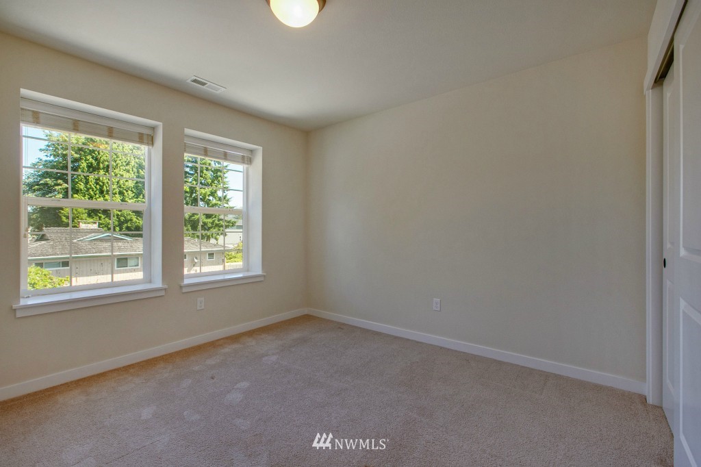 5109 Northeast 6th Place Renton, WA 98059 - Photo 10 of 18 Gallery Image 10