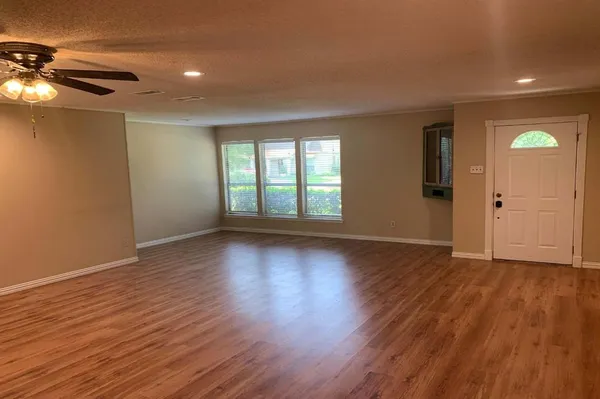 $2,950 | 3353 Dorado Beach Drive, Farmers Branch, TX 75234