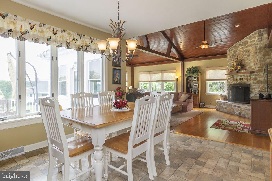17163 Fairfield Road Stewartstown, PA 17363 - Photo 4 of 90 Eat in kitchen opens to awesome great room!