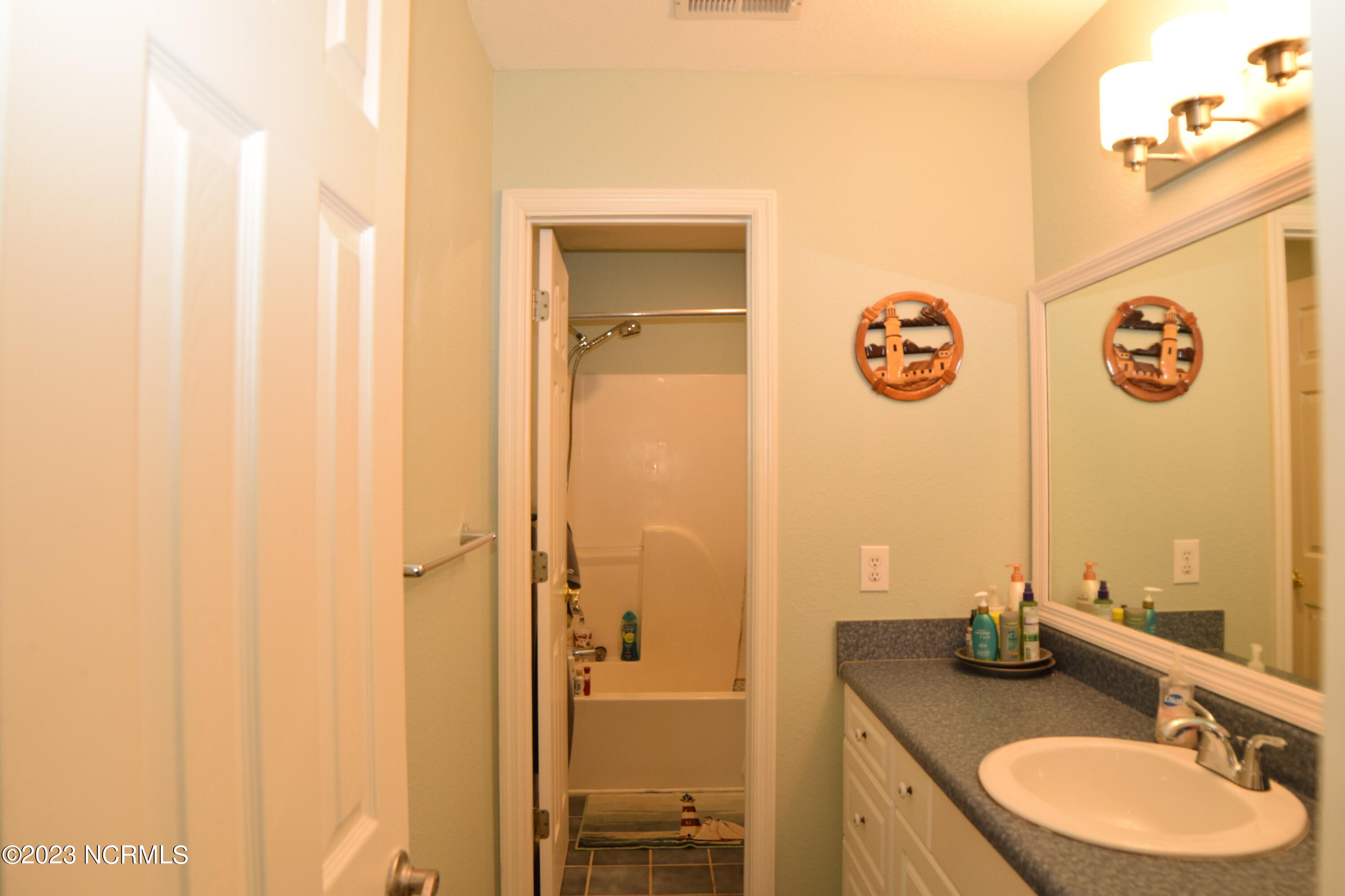 109 Moores Farm Road Havelock, NC 28532 - Photo 21 of 32 Upstairs Bath