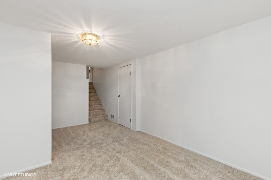 1310 Chatsworth Lane Hoffman Estates, IL 60169 - Photo 17 of 18 a view of an empty room