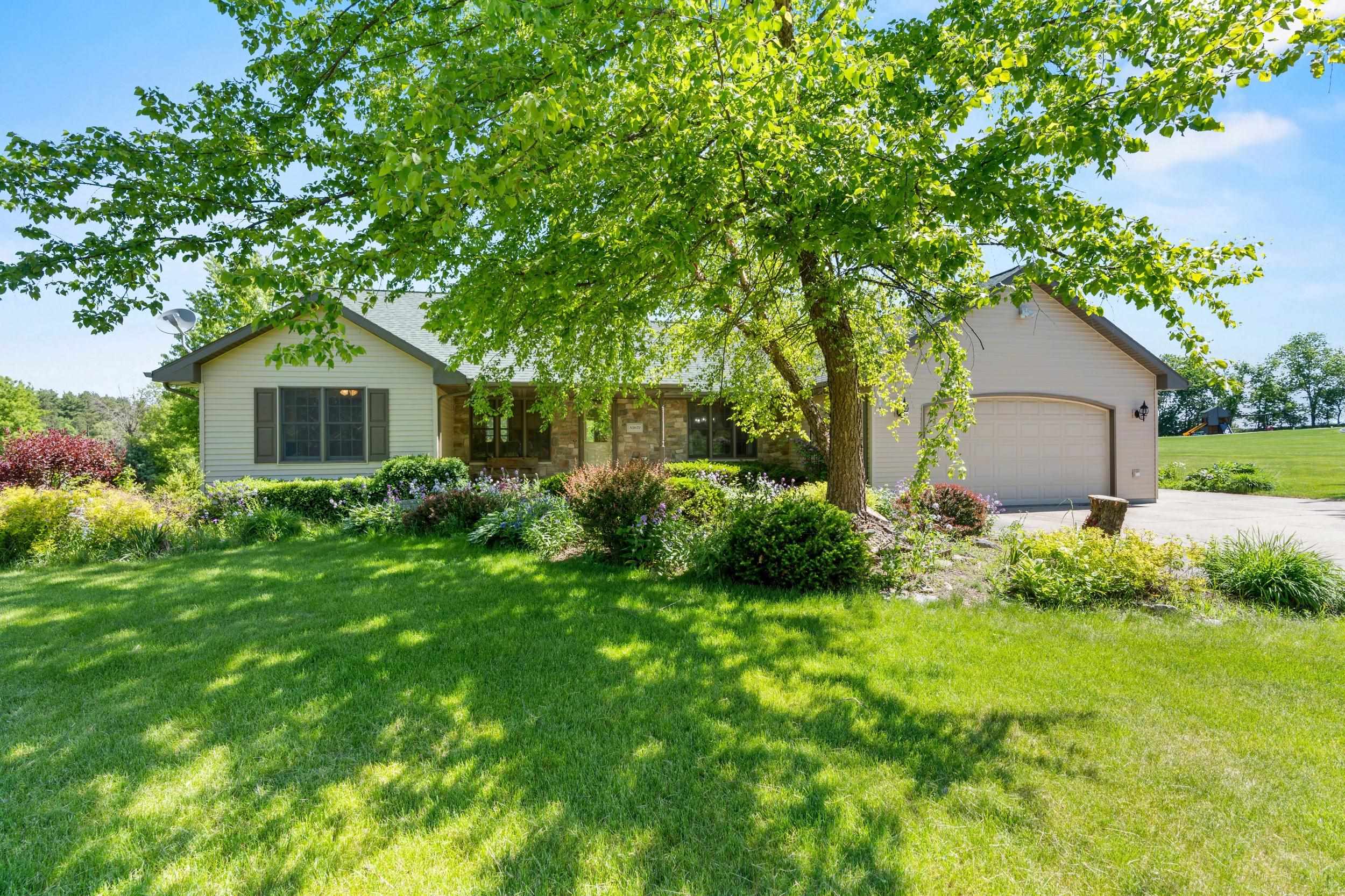 N2672 Butternut Road Hortonville, WI 54944 - Photo 2 of 32