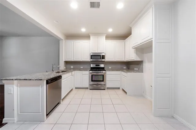 $2,400 | 4223 Cascade Sky Drive, Arlington, TX 76005