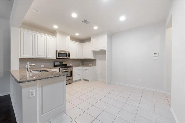 $2,400 | 4223 Cascade Sky Drive, Arlington, TX 76005