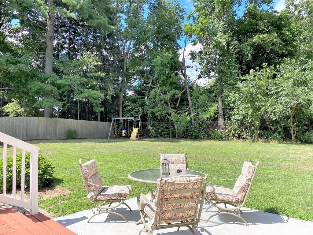 38 Dewitt Street Springfield, MA 01129 - Photo 4 of 34